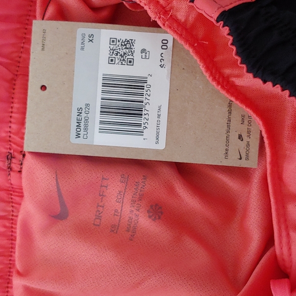 NWT Nike Women's Tempo Dry Core 3'' Lined Running Shorts - Picture 4 of 4